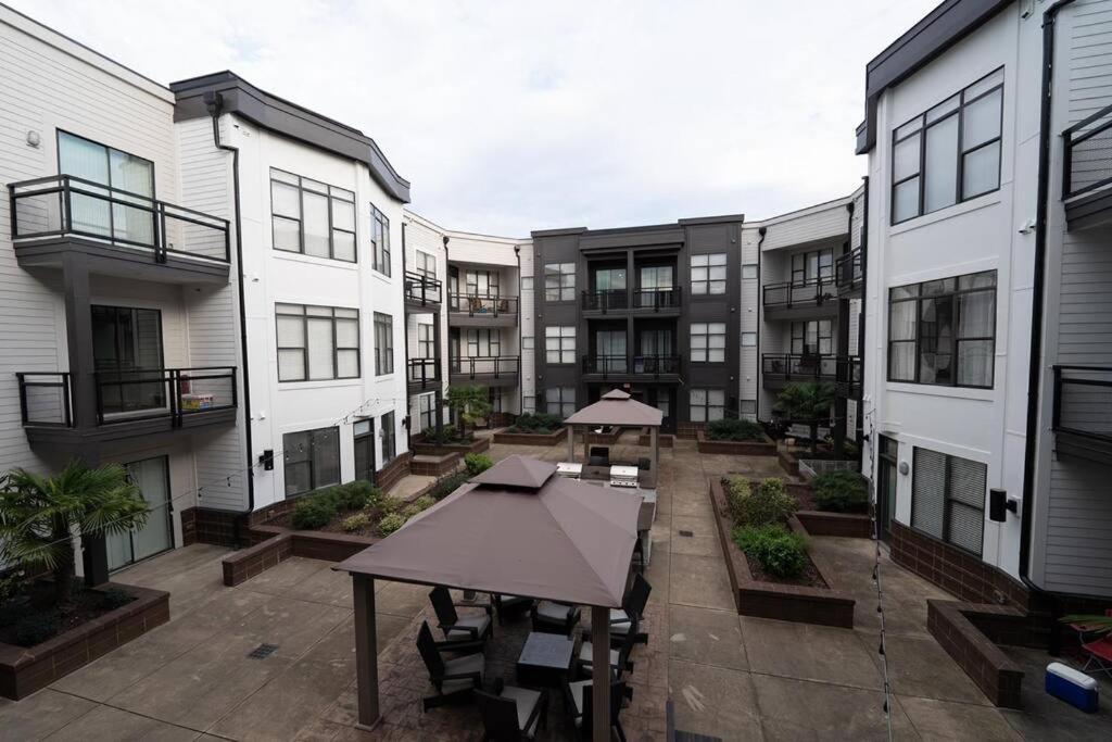 Luxury Apartment Wifi, Gym, Pool, Shops & Food! Unit 329 Charlotte Extérieur photo